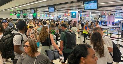 Gatwick Airport passengers 'passing out in 'boiling terminals' after long flight delay