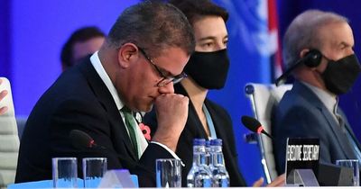 Tory environment chief threatens to resign as leader hopefuls water down pledges