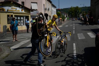 Tour de France: Costly day for Jonas Vingegaard as Jasper Philipsen wins stage 15