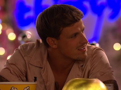 Love Island: Viewers celebrate as Luca shown ‘egging on’ boys during Casa Amor in movie night challenge