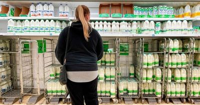 Supermarket sends message to all customers who buy milk