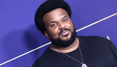 Craig Robinson, audience flee Charlotte comedy club as man waves gun