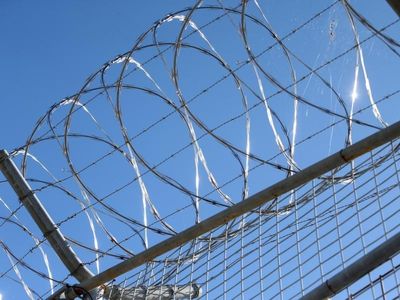 Darwin prison guards strike over wages