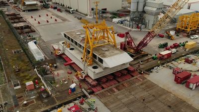 Grand Engineering: Floating Cranes To Install Cooling System For Delay-Prone Nuclear Power Station