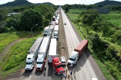 Panama government and protesters strike deals to clear key highway