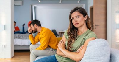 Boyfriend forces girlfriend to pay for his stay in family's holiday home