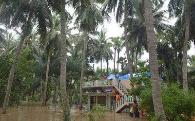 Andhra Pradesh: Inflows recede at Dowleswaram, but still above third warning level