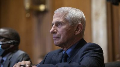 Fauci says he'll retire by end of Biden's term