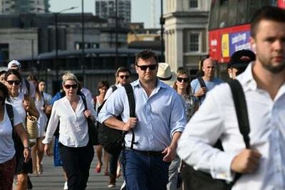 Heatwave: Maximum workplace temperature of 25C ‘unrealistic’, employment lawyer says