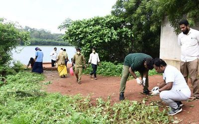 Cleaning drive at Basavakalyan Fort, Paapnash Temple