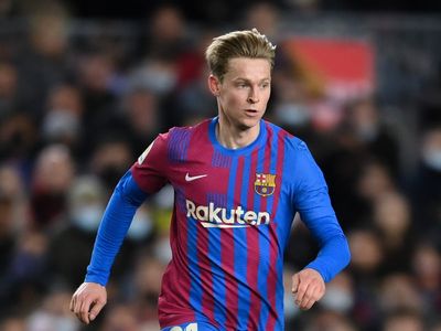 Barcelona wage dispute still holding up Frenkie De Jong’s Manchester United move