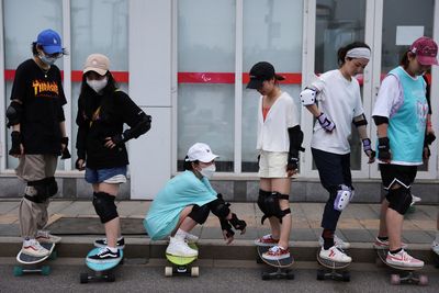 Amid COVID shutdowns, Chinese women flock to skateboarding