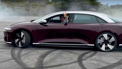 2022 Lucid Air Grand Touring Doing Donuts Looks Loads Of Fun