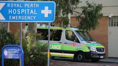 WA hospitals under strain as COVID admissions surge past 450