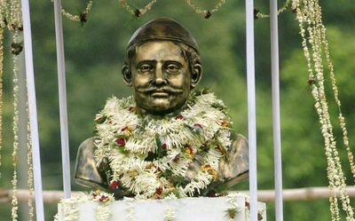 PM Modi pays tribute to Mangal Pandey