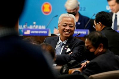 Malaysia PM vows to protect global assets as sultan heirs claim $15bn award