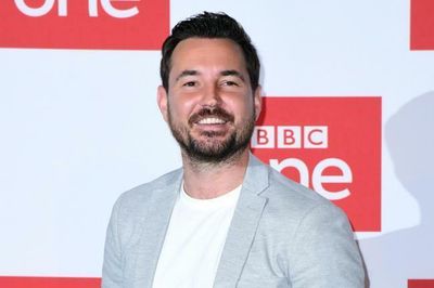 Martin Compston helped family escape Taliban after chatting with Afghan taxi driver