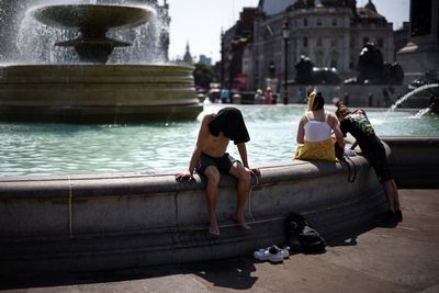 More women ‘could die’ in UK heatwave than men, expert warns