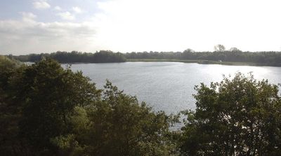 Man in his 20s dies swimming in lake at Cotswold Water Park