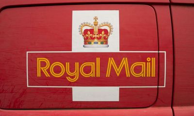 Royal Mail staff vote to strike in pay dispute