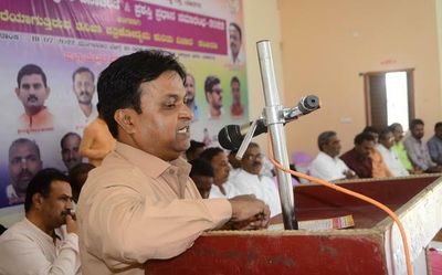 Journalists should help society prosper: Subhash Hugar