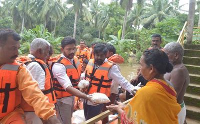 Andhra Pradesh: Third warning for Godavari floods withdrawn at Dowleswaram