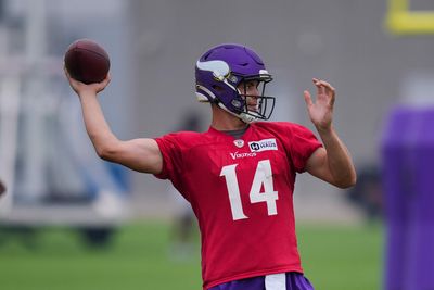 Vikings waiving backup quarterback Nate Stanley