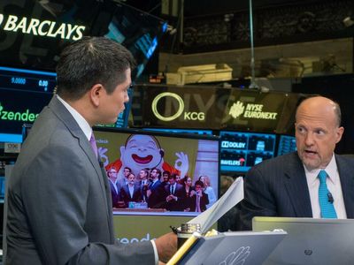 'Go Back To Your Real Job And Tell Your Mommies': Jim Cramer Takes On GameStop, AMC Investors