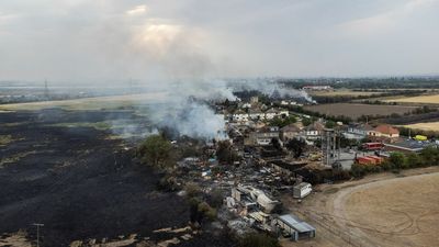 London declares "major incident" after multiple fires ignite during record-breaking heat wave