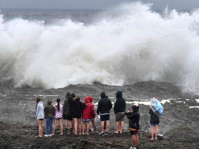 Wild weather warning for NSW, Qld