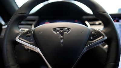 Tesla found 1 per cent negligent after 18-year-old Barrett Riley killed in crash driving 187 kilometres per hour