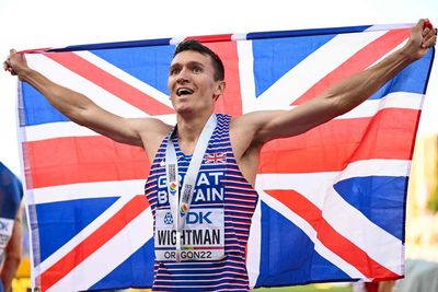 Jake Wightman claims 1500m world title as his father commentates