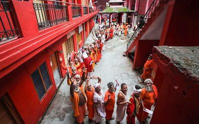 30th batch of over 4,300 pilgrims leave for Amarnath cave shrine from Jammu