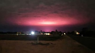 A Suspicious Pink Glow Radiated Over Mildura From A Nearby Weed Farm Sometime After 4:20PM