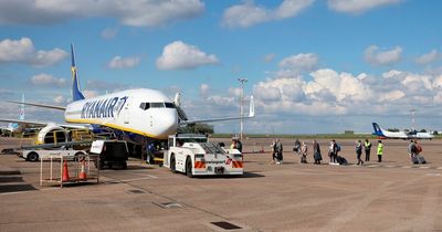 Ryanair passengers on delayed flight in heatwave say they were 'gasping for air'