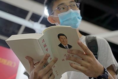 Hong Kong book fair kicks off with fewer political books