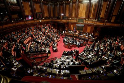 Italy's centre-right to snub confidence vote in govt
