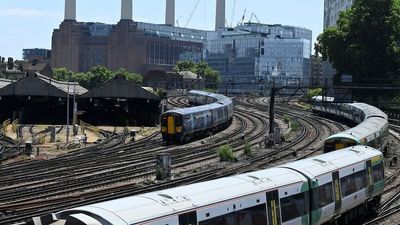 Record heat across the United Kingdom is wreaking havoc on its rail networks — what is Australia doing differently?