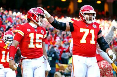 Former Chiefs RT Mitchell Schwartz discusses outlook of 2022 offense