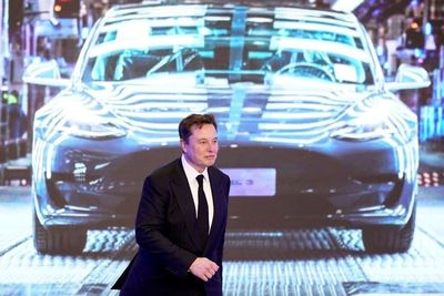 Musk Promises Tesla Will Buy Back Bitcoin in the Future