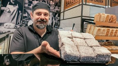 Queensland folklore says Toowoomba chef invented lamington, but historian debunks myth