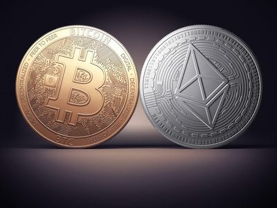 Bitcoin, Ethereum Flat, Dogecoin Among Top Gainers: Why This Analyst Says Tesla's Apex Coin Sale Implies Crypto Bottom Is Close