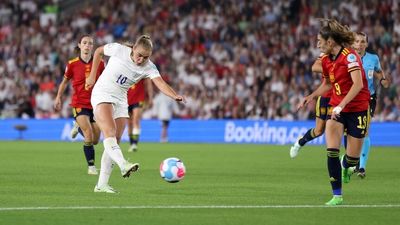 Georgia Stanway wondergoal sends defiant England past Spain and into European Championship semi-final