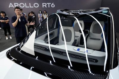 Baidu unveils latest autonomous electric vehicle: Apollo RT6