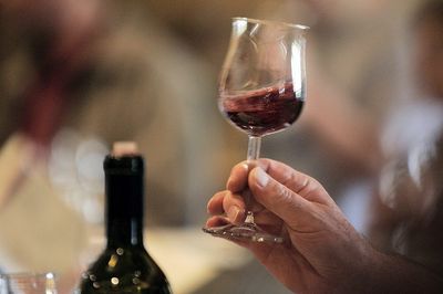 Older Adults May Benefit From Drinking Small Amounts Of Alcohol