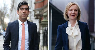 Liz Truss looks to emergency budget to lower tax as she fights Rishi Sunak for No 10