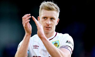 Former Burnley captain Ben Mee agrees two-year deal with Brentford