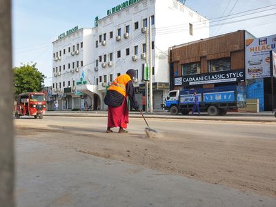 The street cleaners of Mogadishu: Doing Somalia’s riskiest job