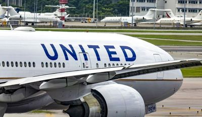 United Airlines Stock Slumps After Q2 Earnings Miss, Cautious Outlook