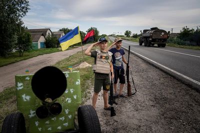 Russia pounds major Ukrainian city after expanding war aims